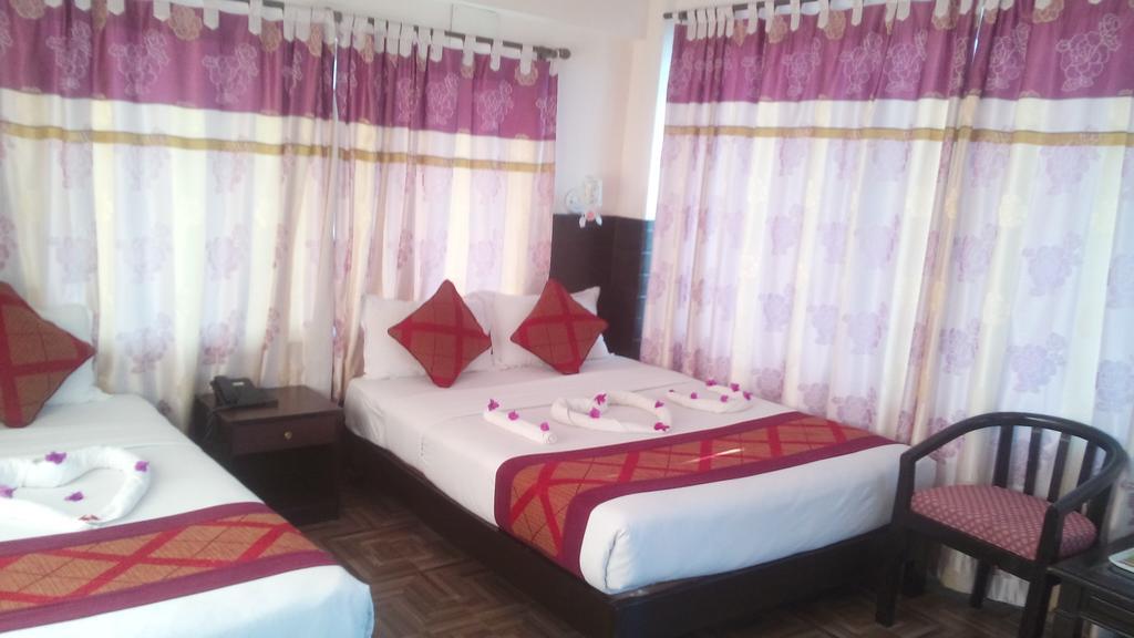 Hotel Center Lake Pokhara Zewnętrze zdjęcie