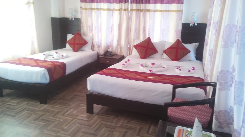 Hotel Center Lake Pokhara Zewnętrze zdjęcie