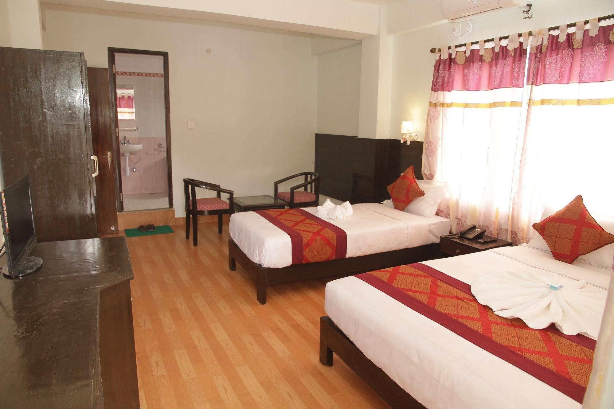 Hotel Center Lake Pokhara Zewnętrze zdjęcie
